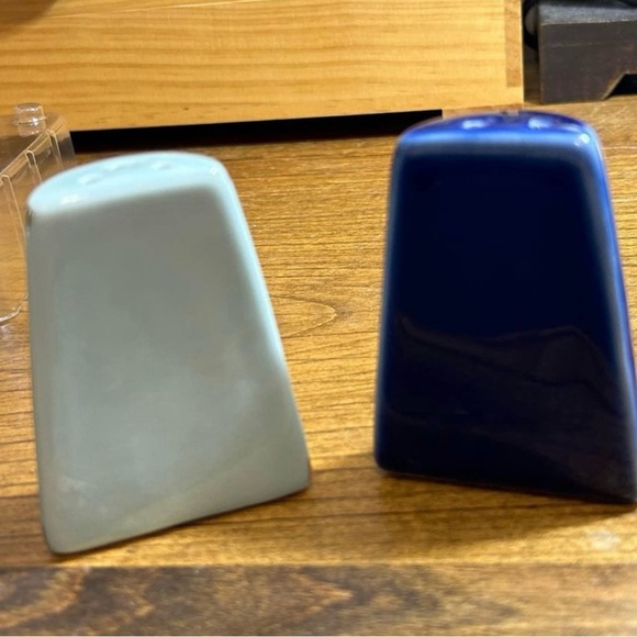 Disney Mary Blair Alice in Wonderland 70th Anniversary Salt and Pepper Shakers - Picture 4 of 7